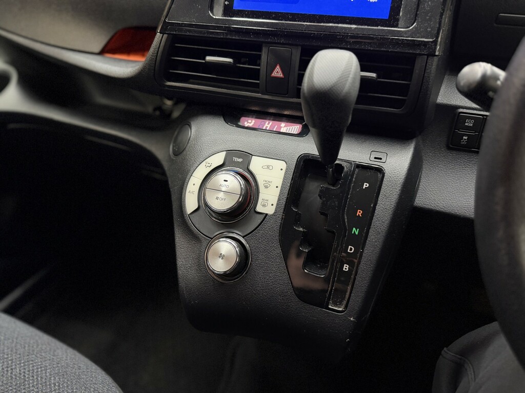 Toyota Sienta Toyota Sienta Ptrl Hybrid 1.5C Seat Ulez , Silver #34