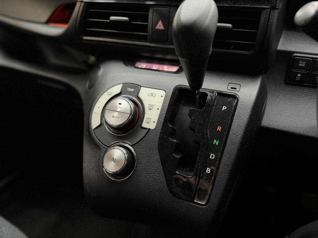Toyota Sienta Toyota Sienta Ptrl Hybrid 1.5C Seat Ulez , Silver #33