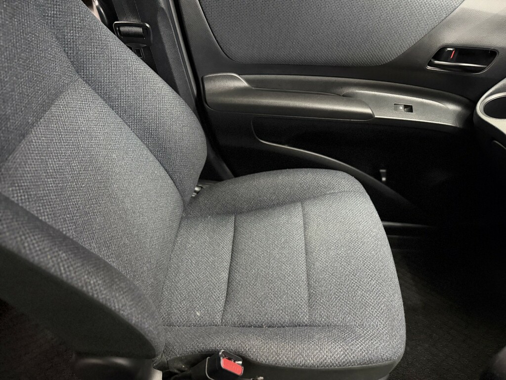 Toyota Sienta Toyota Sienta Ptrl Hybrid 1.5C Seat Ulez , Silver #42