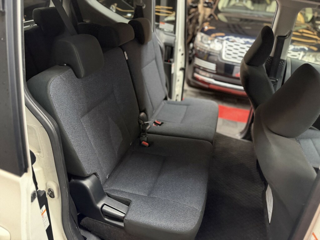 Toyota Sienta Toyota Sienta Ptrl Hybrid 1.5C Seat Ulez , Silver #20