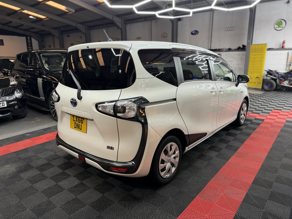 Toyota Sienta Toyota Sienta Ptrl Hybrid 1.5C Seat Ulez , Silver #12