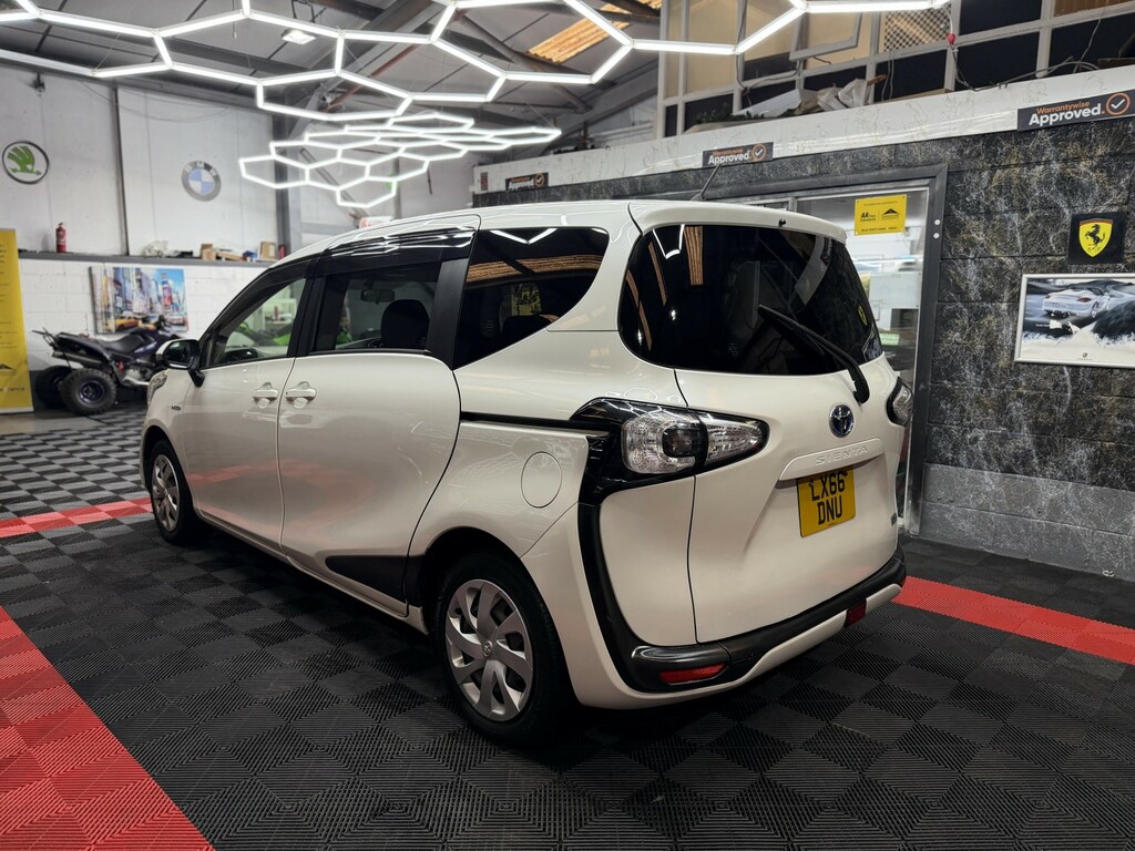 Toyota Sienta Mpv 7 Seater Hybrid 201766 White #5