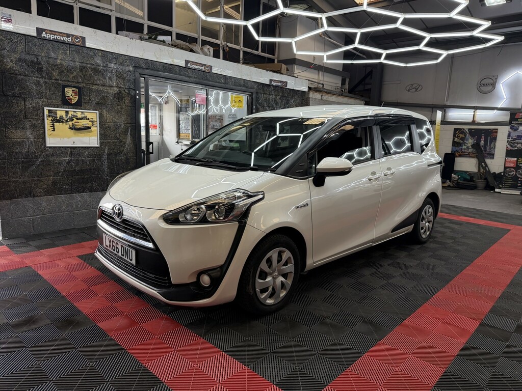 Toyota Sienta Toyota Sienta Ptrl Hybrid 1.5C Seat Ulez , Silver #7