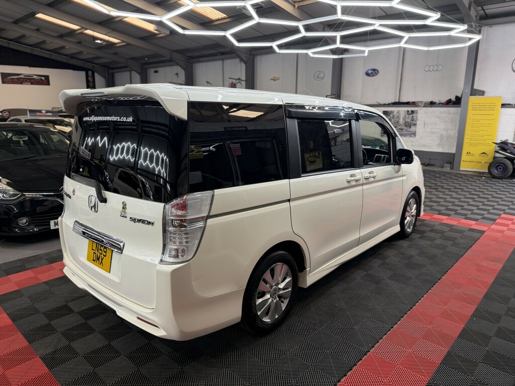 Honda StepWagon Mpv White #10