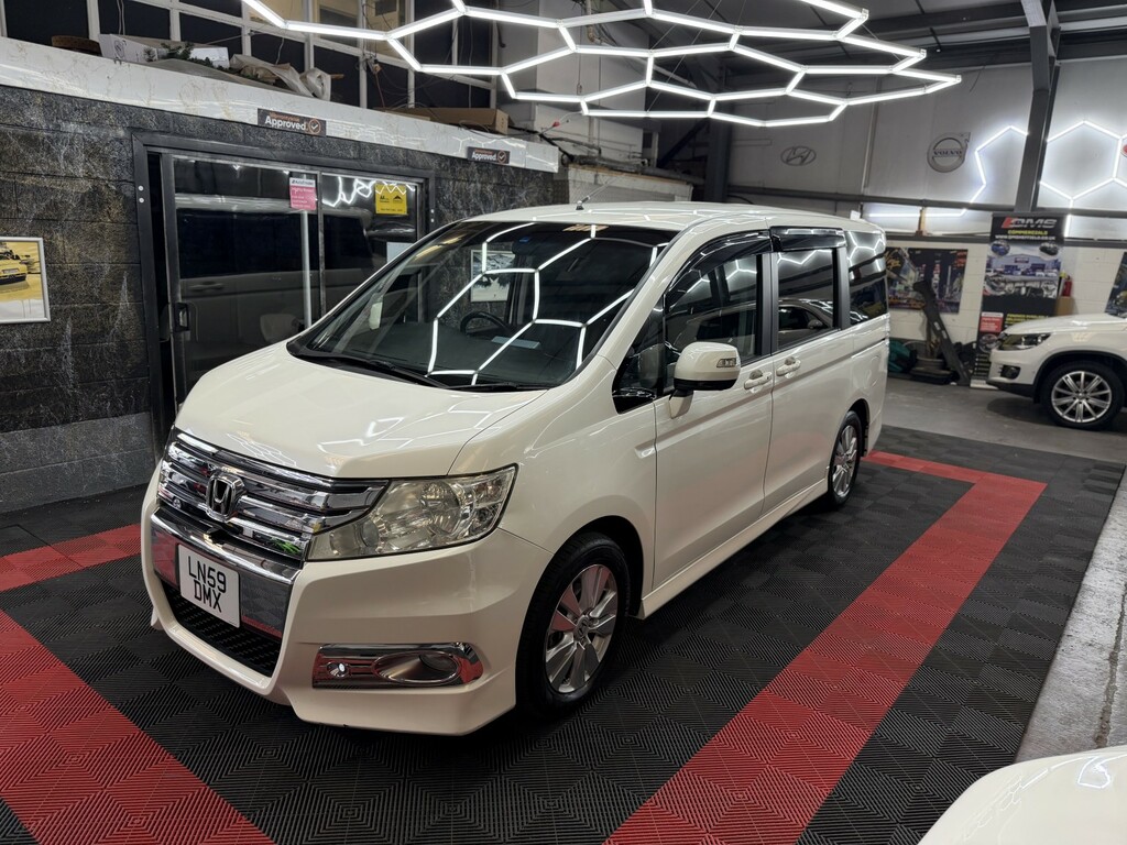 Honda StepWagon Mpv White #13