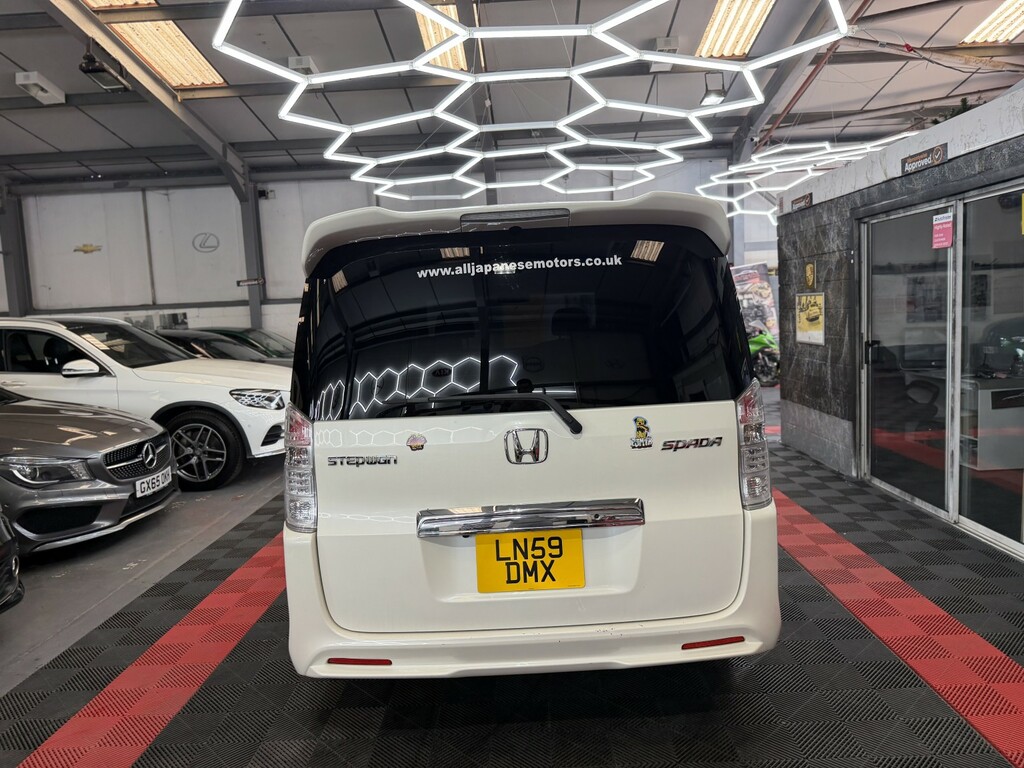 Honda StepWagon Mpv White #14