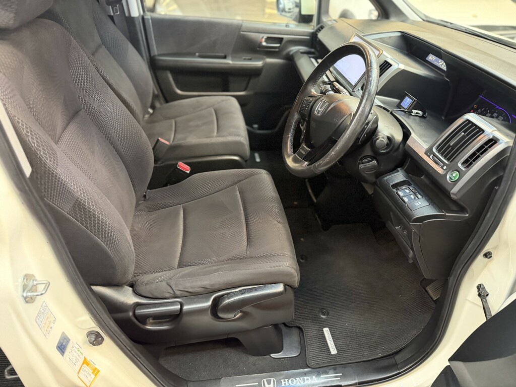 Honda StepWagon Mpv White #19