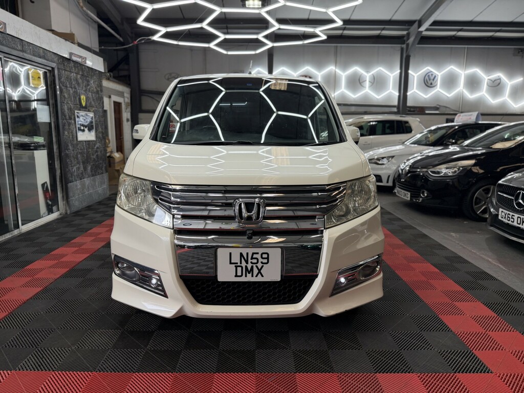 Honda StepWagon Mpv 7 Seater 201059 White #4