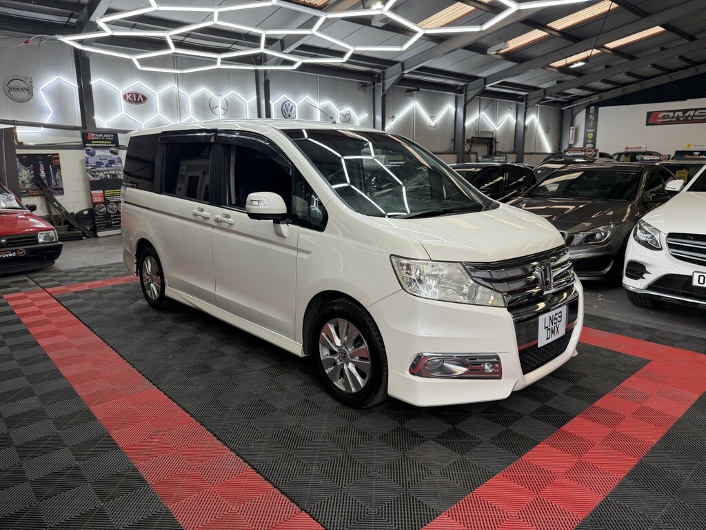 Honda StepWagon Mpv 7 Seater 201059 White