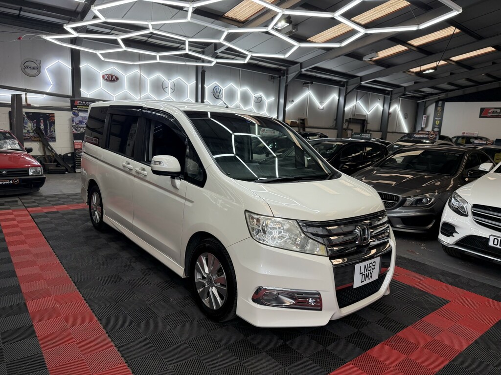 Honda StepWagon Mpv White #11
