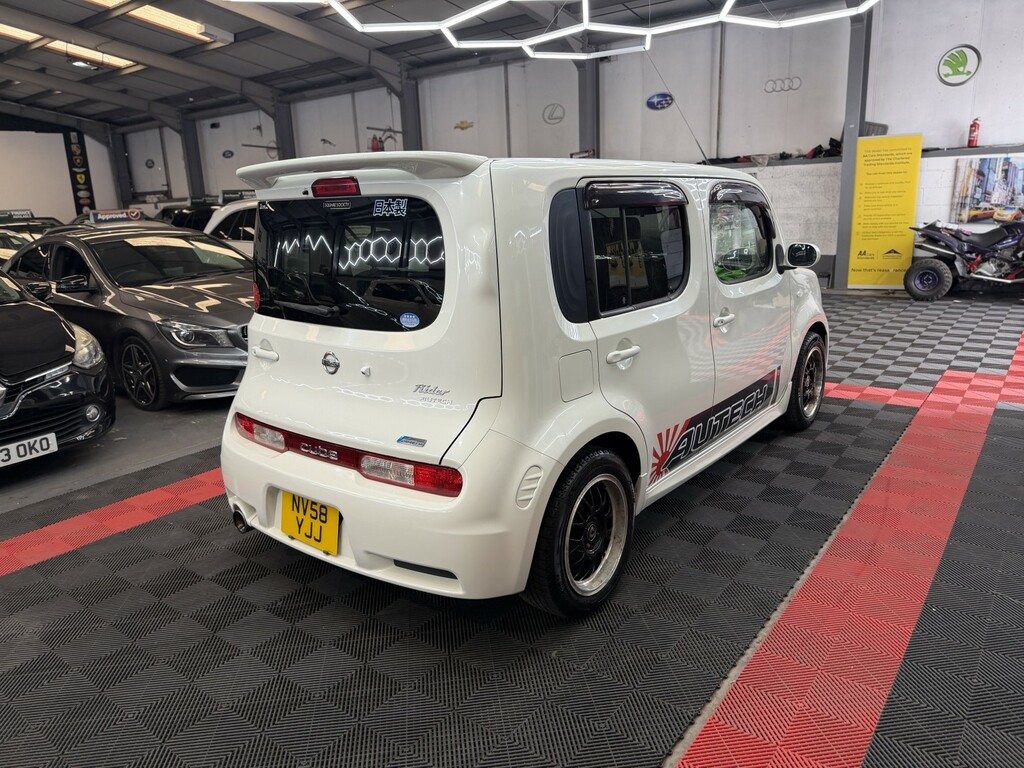 Nissan Cube Hatchback Rider 1.4 200919 White #4