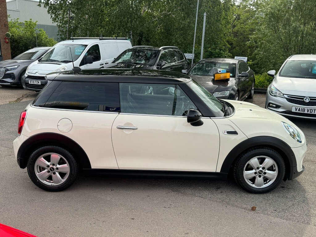 Mini Hatch 1.5L Cooper Classic RY19CUC White #2