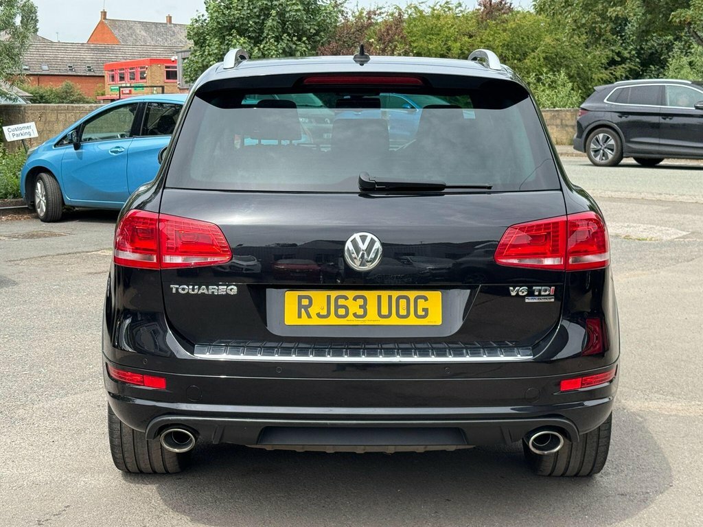 Volkswagen Touareg 3L R-line Black #4