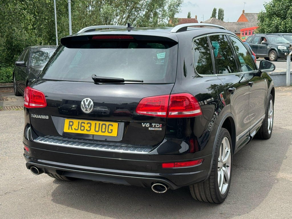 Volkswagen Touareg 3L R-line Black #3