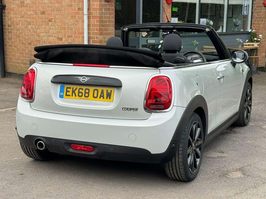 Mini Convertible 1.5L Cooper EK68OAW Silver #4