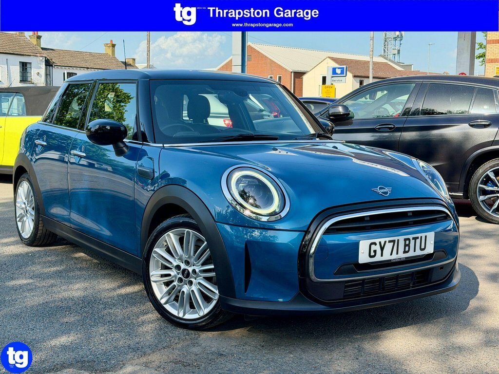 Mini Hatch 1.5L Cooper Exclusive Blue