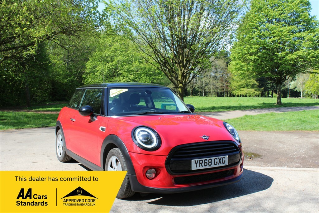 Mini Hatch Cooper Red