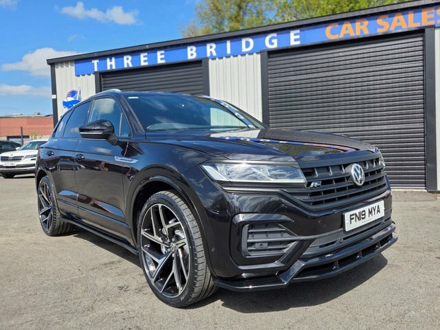 Volkswagen Touareg 3.0 Tdi V6 R-line Suv Tiptronic 4Motion FN19MYA Black #2
