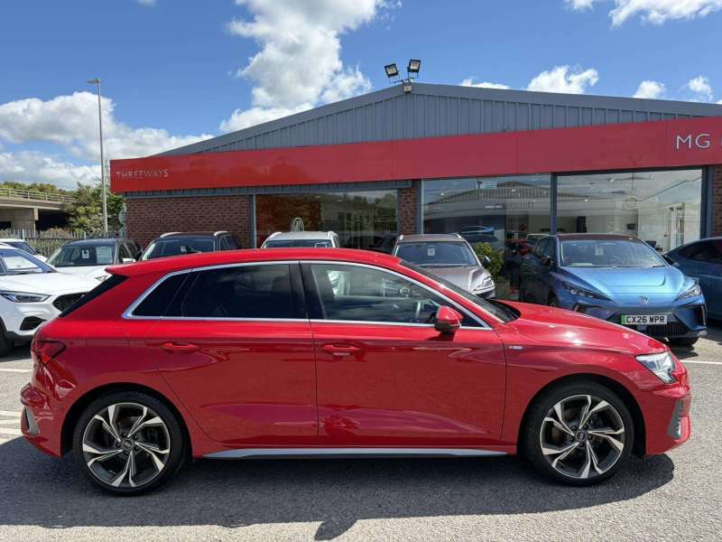 Audi A3 S Line 35 Tfsi - 2022 72 CX72XHR Red #4