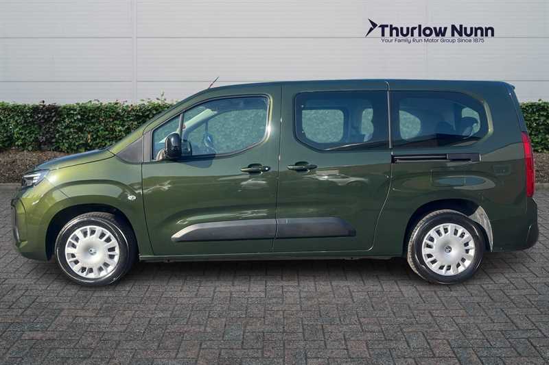 Vauxhall Combo-e Life Design XL 52Kwh 136Ps 7 Seats CK74FLA Green #6