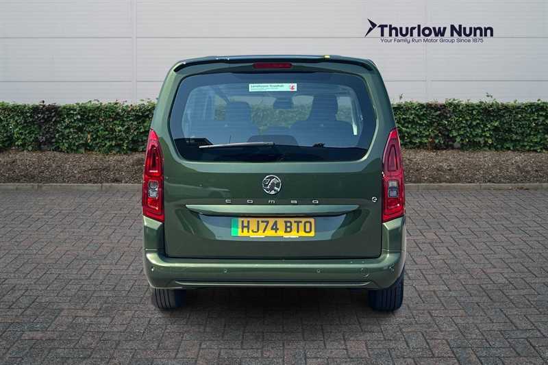 Vauxhall Combo-e Life Design XL 52Kwh 136Ps Green #4