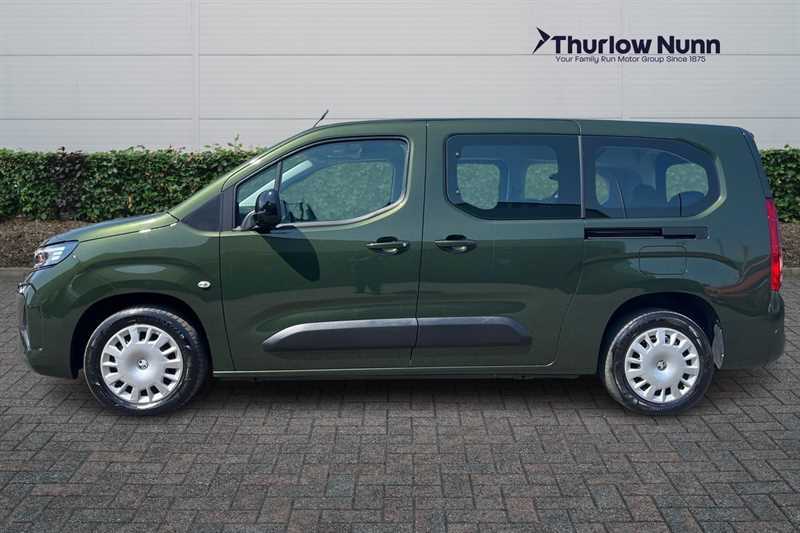 Vauxhall Combo-e Life Design XL 52Kwh 136Ps Green #6