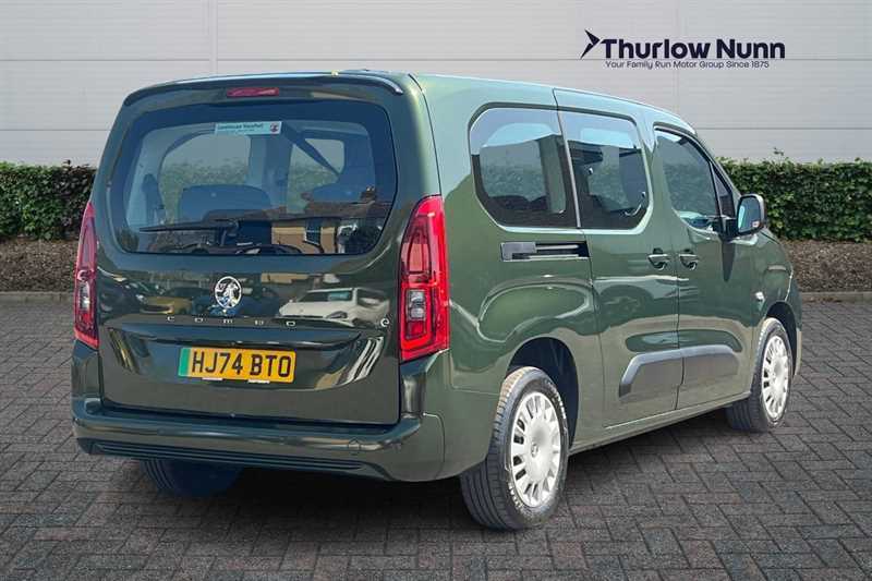 Vauxhall Combo-e Life Design XL 52Kwh 136Ps Green #3