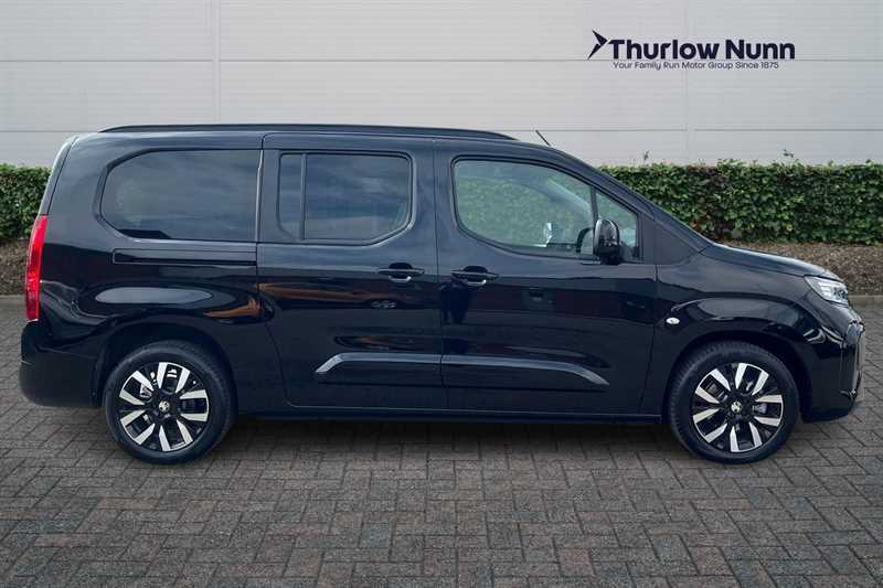 Vauxhall Combo-e Life Ultimate XL 52Kwh 136Ps BW74YSR Black #2