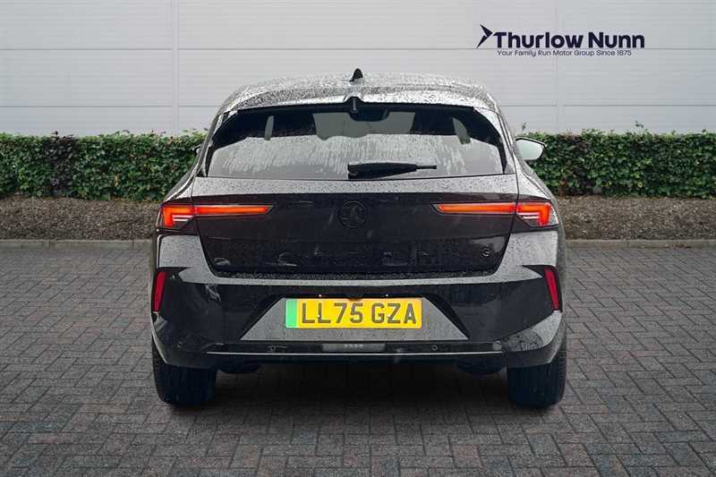 Vauxhall Astra 54 Kwh 156 Ps Ultimate Hatchback Black #4