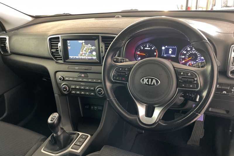 Kia Sportage 1.7 Crdi 2 Suv Euro 6 Ss 114 YC66MVO Silver #2
