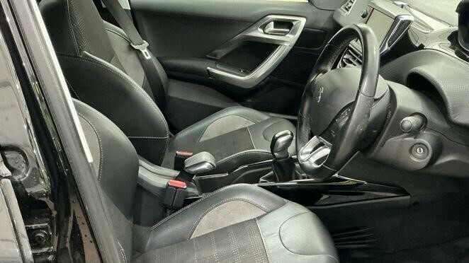Peugeot 2008 1.2 Puretech Allure Euro 6 HY67FXK Black #2