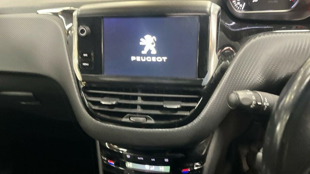 Peugeot 2008 1.2 Puretech Allure Euro 6 LP17OHE #3