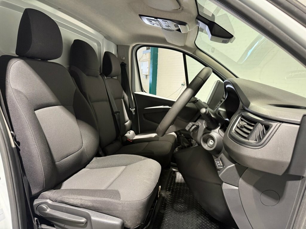 Renault Trafic 2L Advance NY73CEF White #4