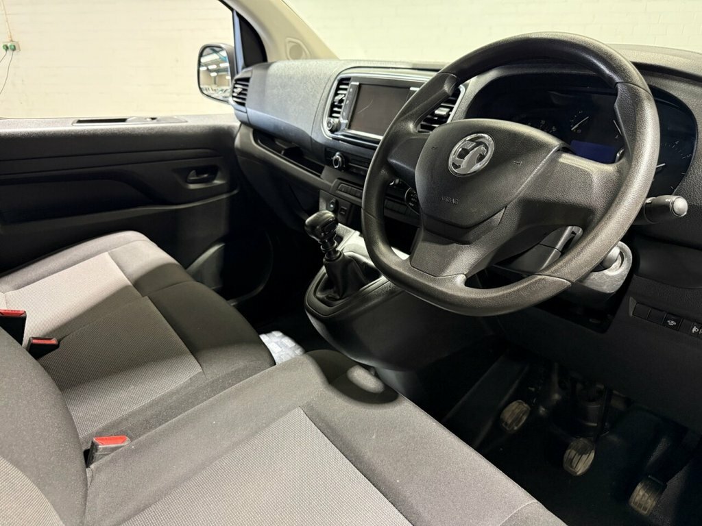 Vauxhall Vivaro 1.5L Pro 6Dr DL23XGW White #6