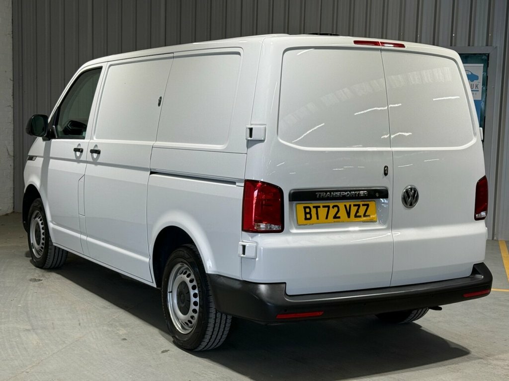 Volkswagen Transporter 2L Startline BT72VZZ White #2