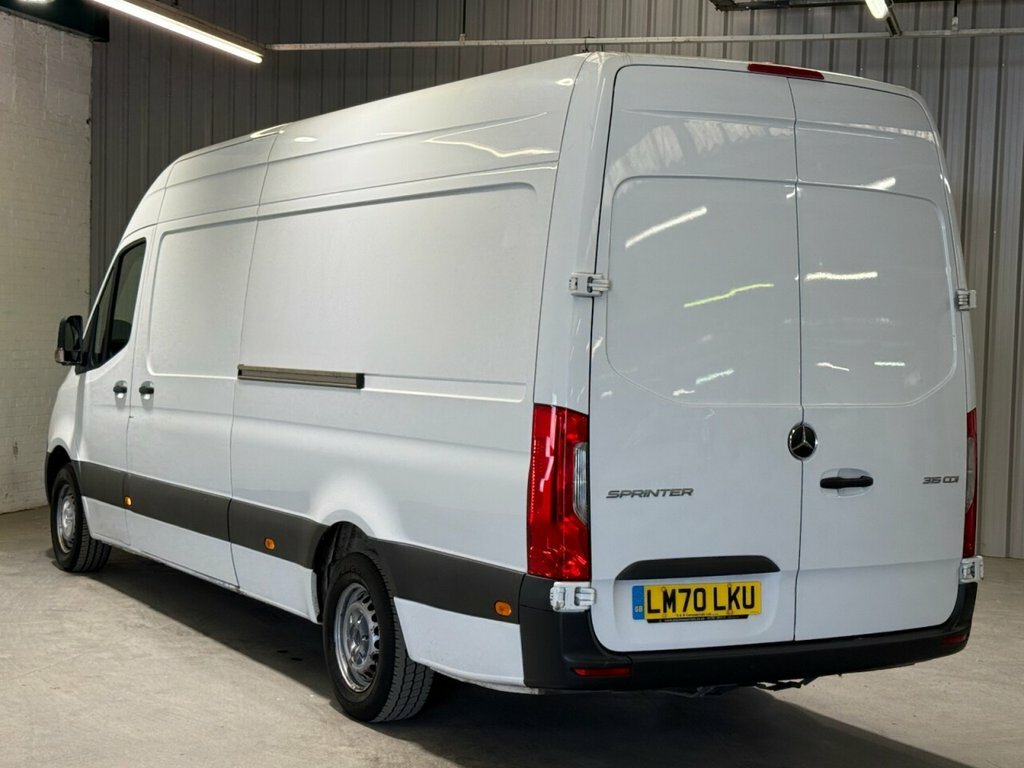 Mercedes-Benz Sprinter 2L Progressive LM70LKU White #2
