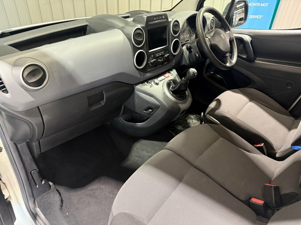 Peugeot Partner 1.6L Professional MF18XYG White #4