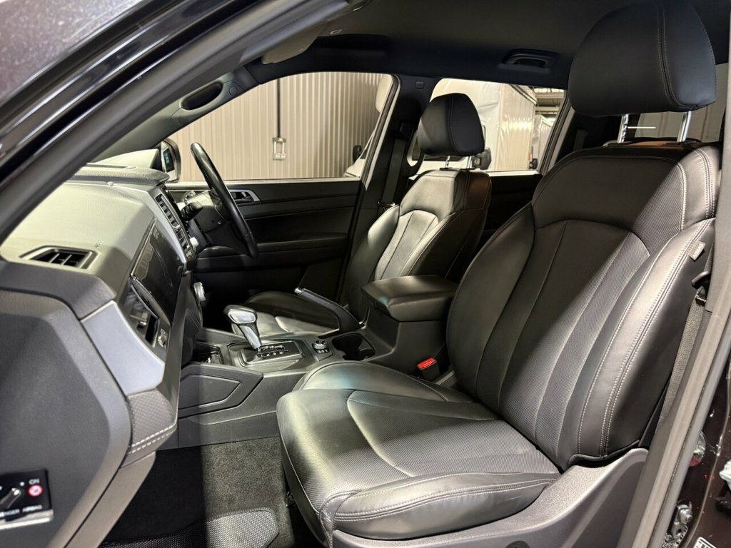 SsangYong Musso 2.2L Saracen Black #4
