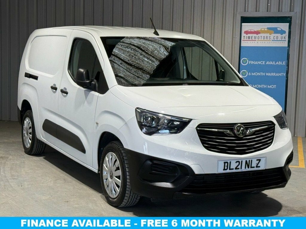 Vauxhall Combo 1.5L Dynamic White