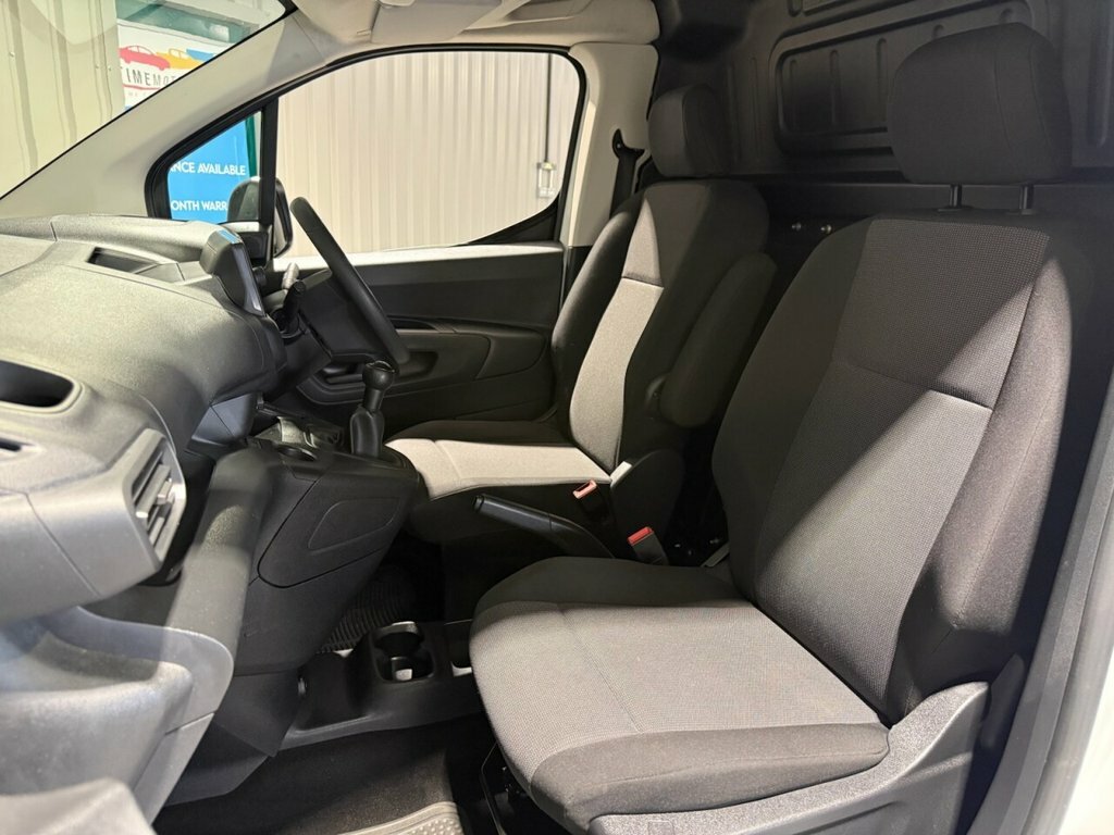 Vauxhall Combo 1.5L Dynamic DL21NLZ White #5