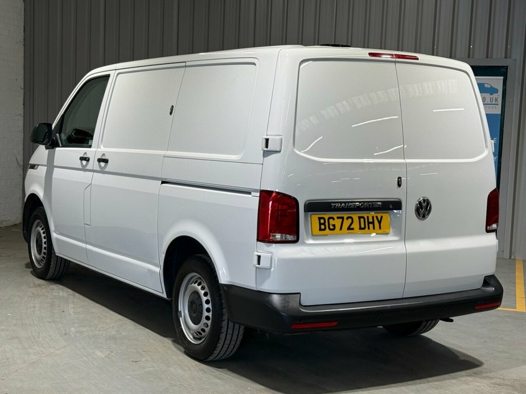 Volkswagen Transporter 2L Startline BG72DHY White #2