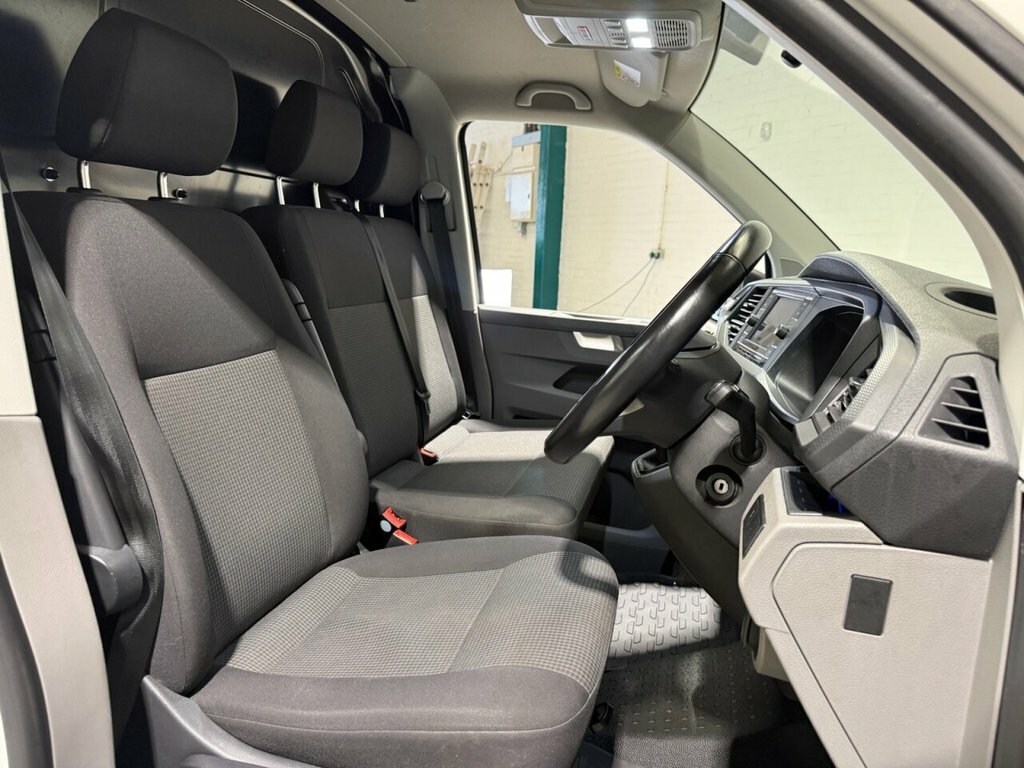 Volkswagen Transporter 2L Startline BG72DHY White #4