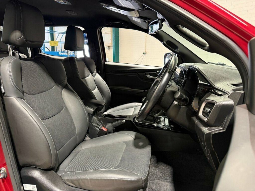 Isuzu D-Max 1.9L V-cross Red #4