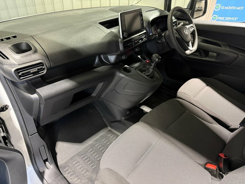 Vauxhall Combo 1.5L Pro 6Dr YP24LUZ White #6