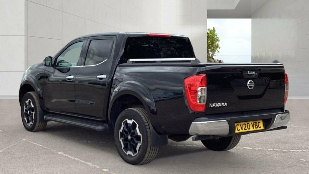 Nissan Navara 2.3L N-connecta Black #3