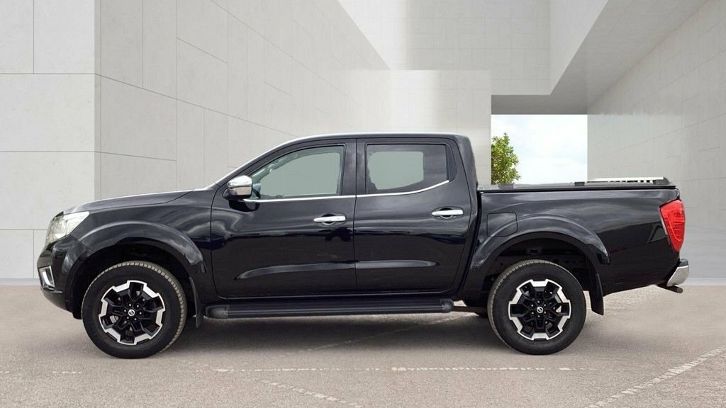 Nissan Navara 2.3L N-connecta Black #6