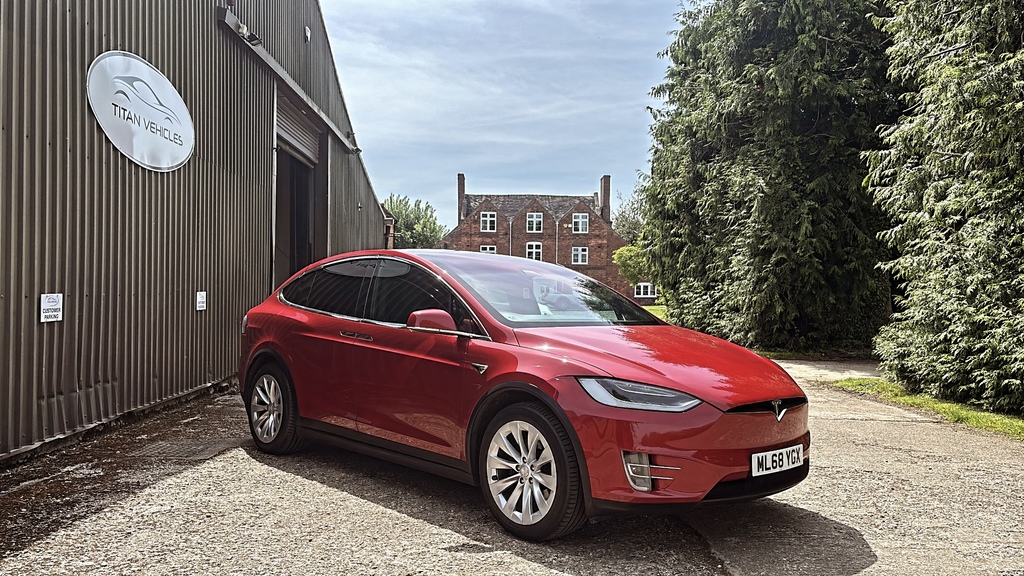 Tesla Model X 75D Dual M... Red