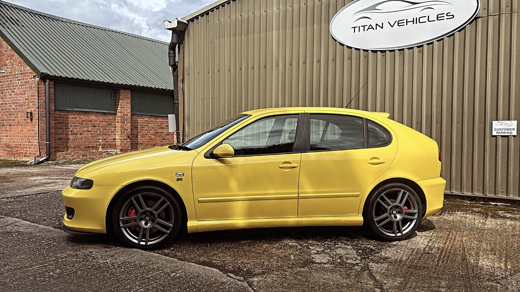Seat Leon S Hatchback Black #16