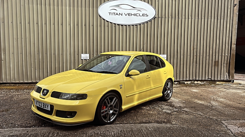 Seat Leon S Hatchback Black #11
