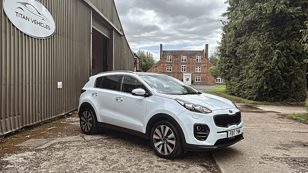 Kia Sportage 1.7 Crdi 4 E... White